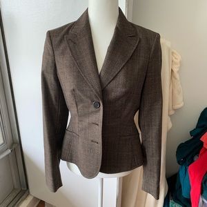Like new women’s suit